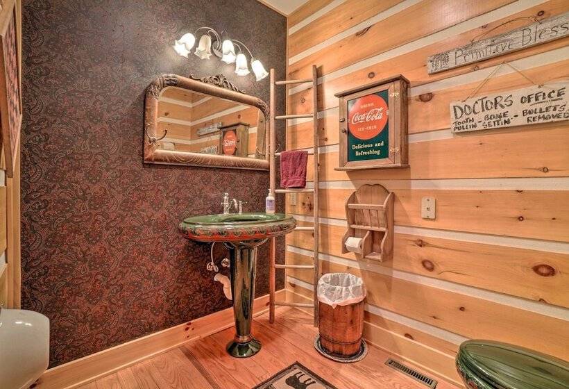 Custom Cabin W/ 12 Acres On Dale Hollow Lake!