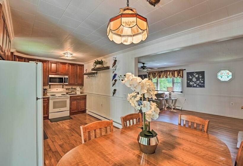 Cute Ellsworth Home W/ Deck, 16 Mi To Acadia!