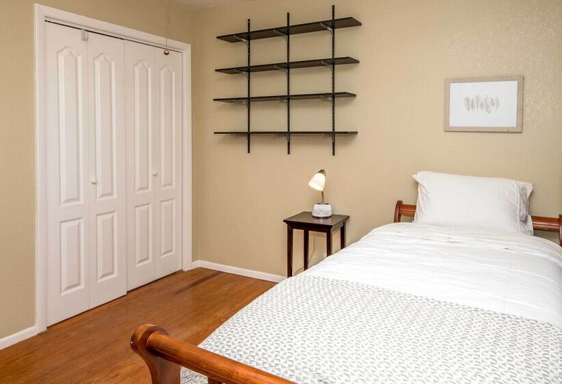 Del Rio Home W/ Lake Access & Boat Storage!