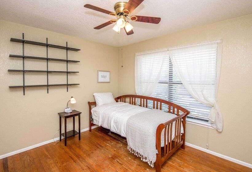 Del Rio Home W/ Lake Access & Boat Storage!