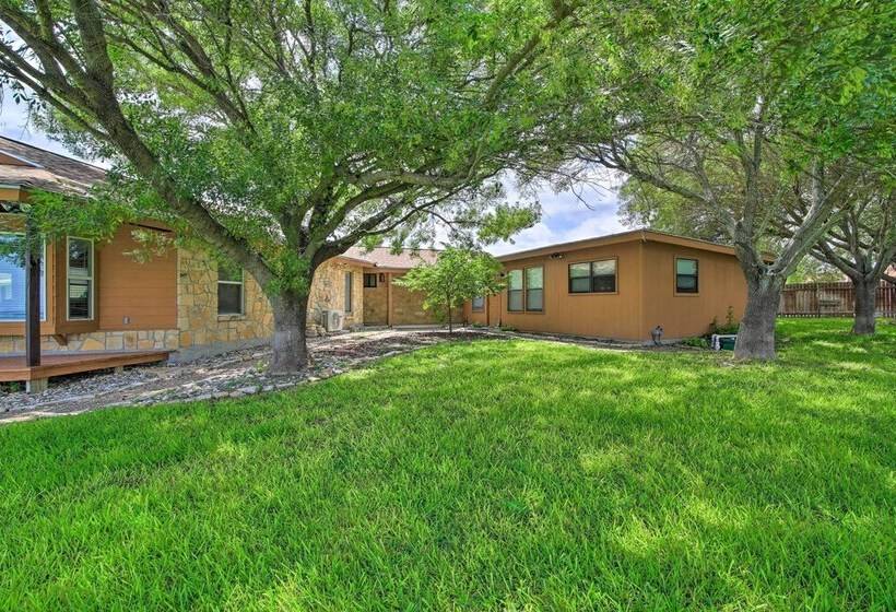 Del Rio Home W/ Lake Access & Boat Storage!