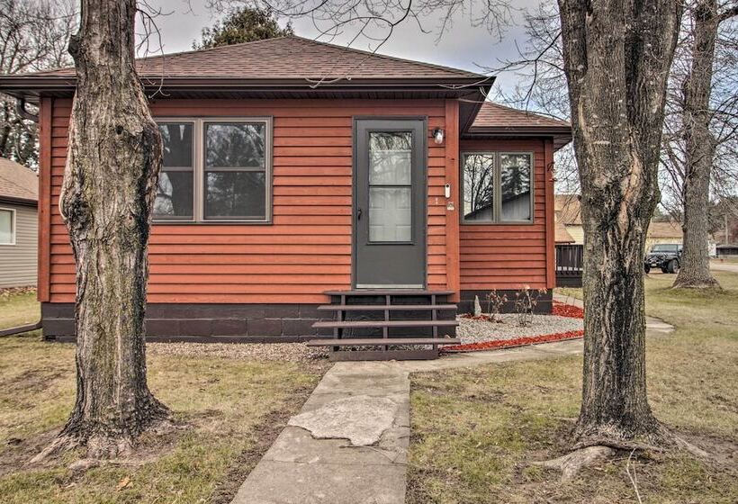 Dog Friendly Crosby Home W/ Bike Storage!