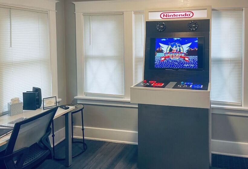 Dog Friendly Home ~ 14 Mi To Highmark Stadium