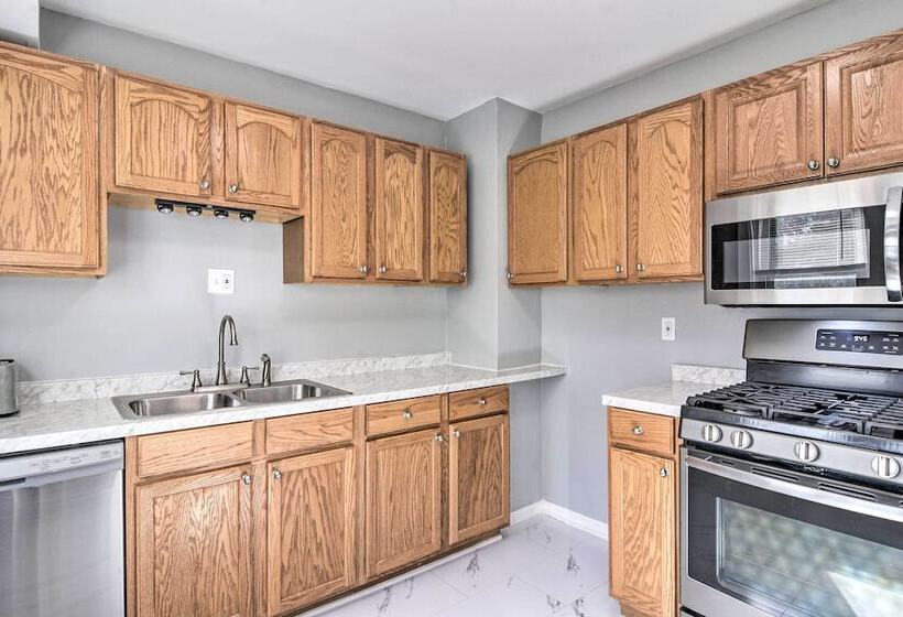 Dog Friendly Home ~ 14 Mi To Highmark Stadium