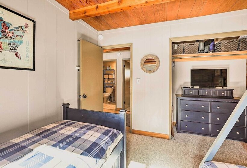 Dog Friendly Kings Beach Log Cabin W/ Hot Tub!