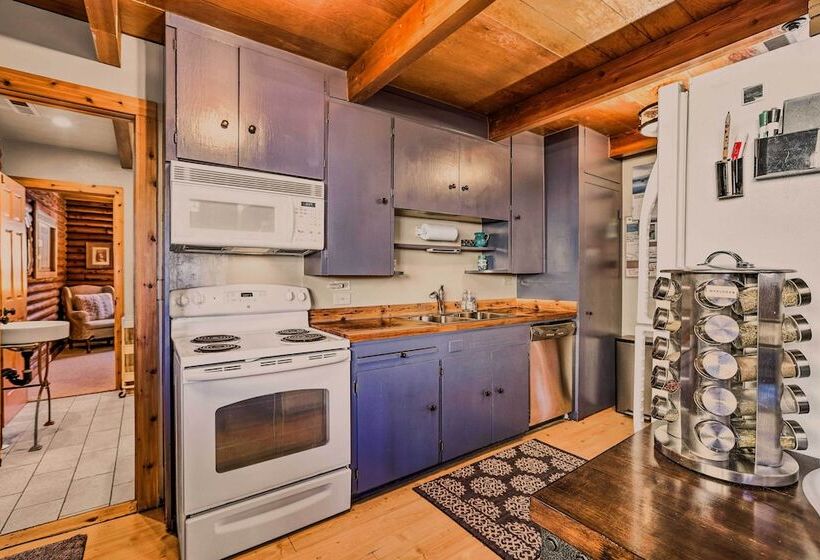 Dog Friendly Kings Beach Log Cabin W/ Hot Tub!