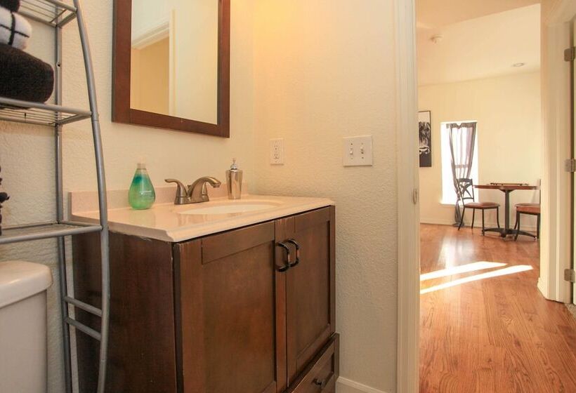 Downtown Home W/ Grill: 5 Mi To Garden Of The Gods