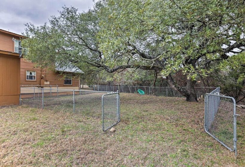 Dripping Springs Home W/ Deck, Near Wedding Venue