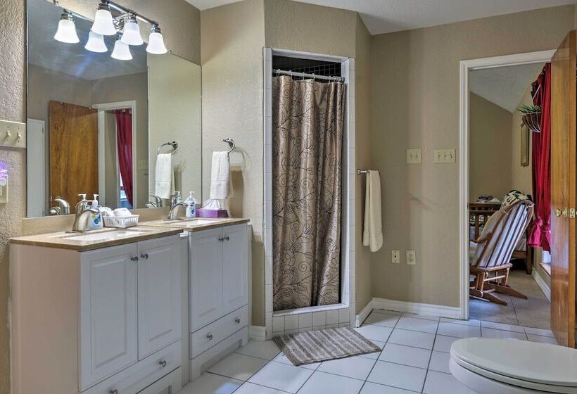 Dripping Springs Home W/ Deck, Near Wedding Venue