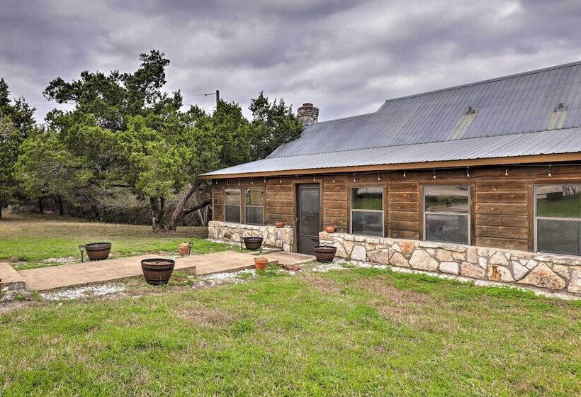Dripping Springs Home W/ Deck, Near Wedding Venue