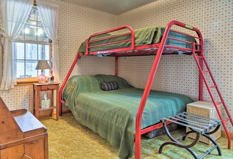 East Otis Reservoir Cabin W/ Porch   Walk To Lake!