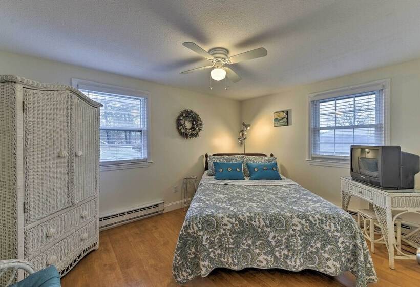 East Wareham Home W/ Pond Access & Private Dock