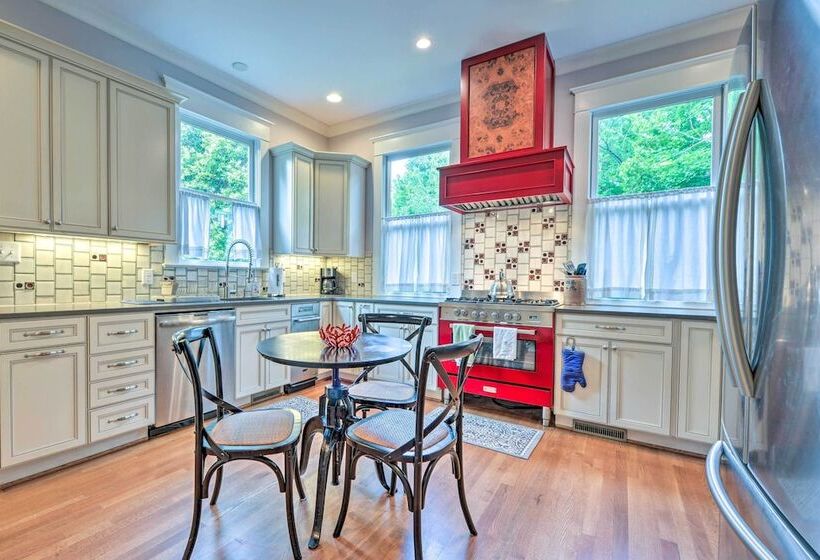 Elegant Raleigh Home W/ Porch, Walk Downtown!