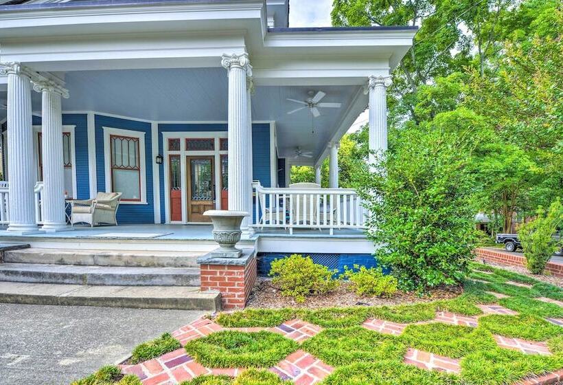 Elegant Raleigh Home W/ Porch, Walk Downtown!