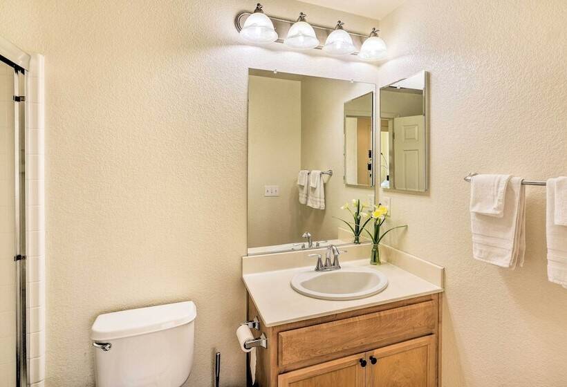 Elk Grove House W/ Grill ~ 3 Mi To Old Town!