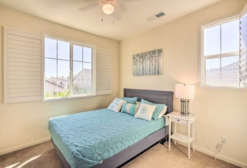 Elk Grove House W/ Grill ~ 3 Mi To Old Town!