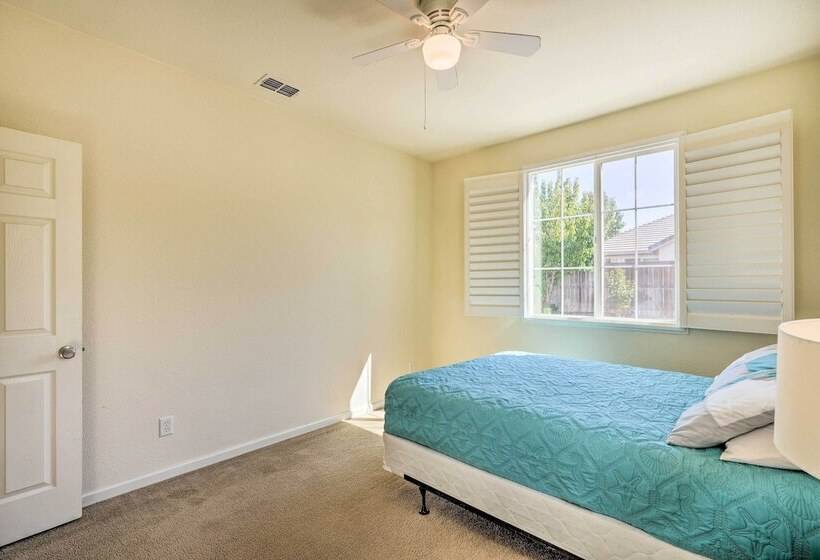 Elk Grove House W/ Grill ~ 3 Mi To Old Town!