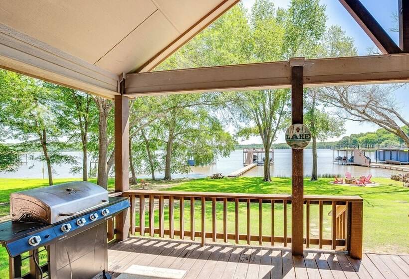 Views & Private Dock: Lakefront Eustace House!