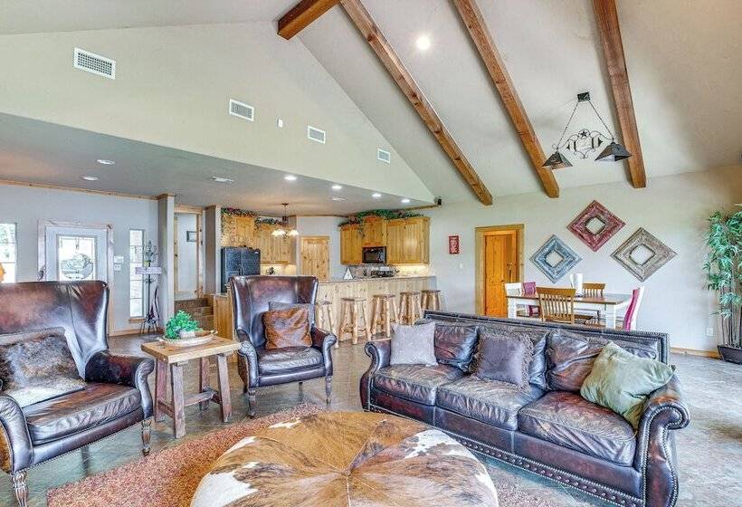 Views & Private Dock: Lakefront Eustace House!