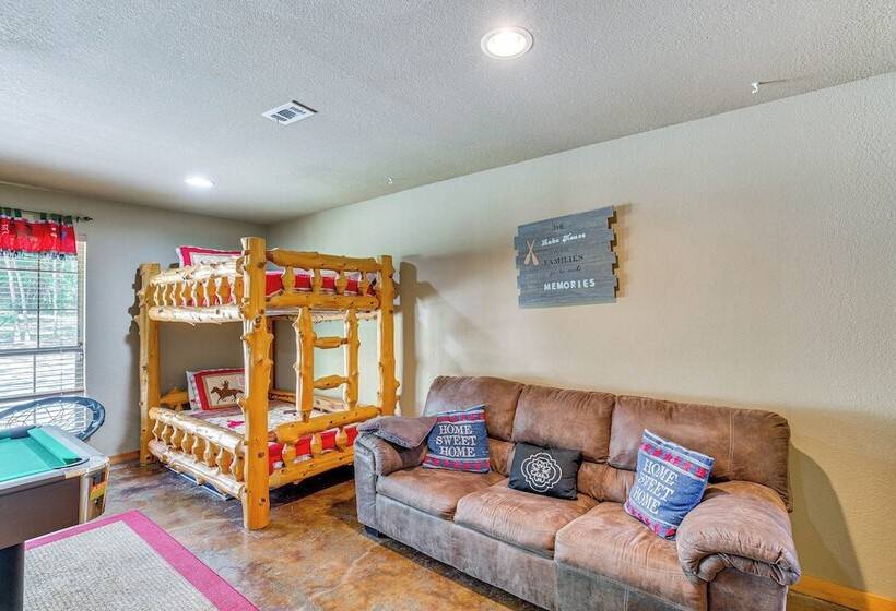 Views & Private Dock: Lakefront Eustace House!