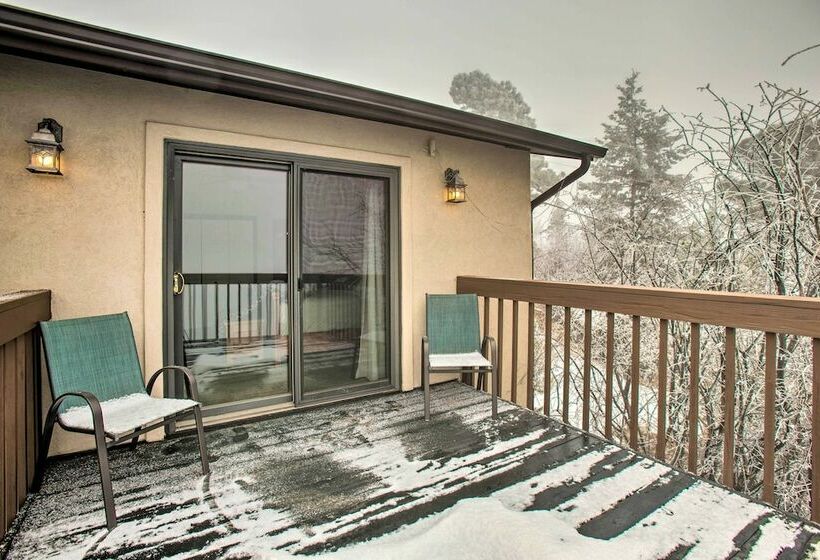 Evergreen Retreat + Hot Tub, Mtn Views & Game Room