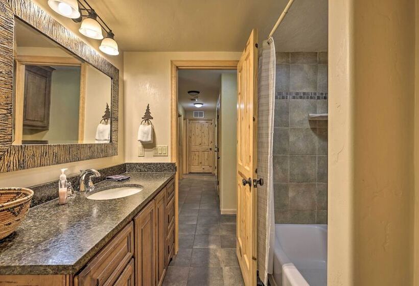 1 Mi To Grand Lake: Family Friendly Gem W/ Hot Tub