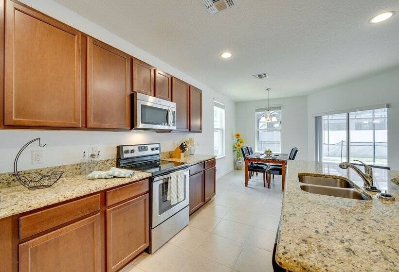 Central Family Home W/ Lanai < 10 Mi To Disney!