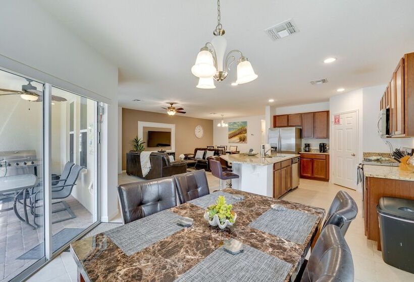 Central Family Home W/ Lanai < 10 Mi To Disney!