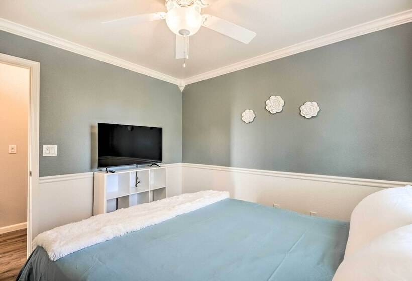 Family Friendly Lincoln Home: 8 Mi To Casino!