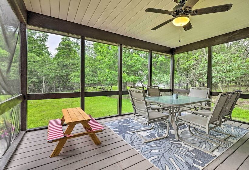 Near Hiking & Skiing: Albrightsville Home W/ Deck!