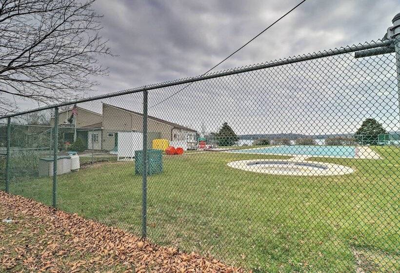 Near Hiking & Skiing: Albrightsville Home W/ Deck!