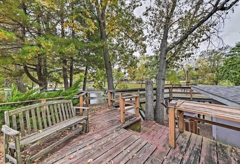 Family Home W/ Deck On Lake Sara: Pets Are Welcome
