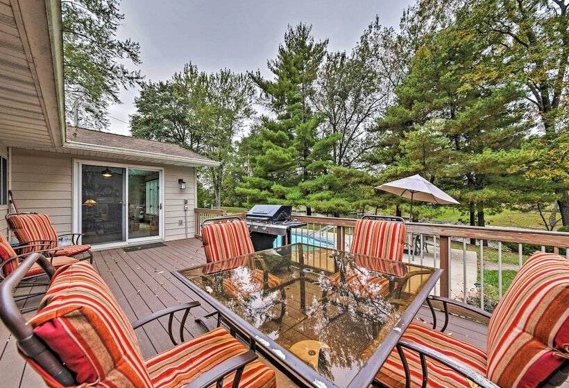 Family Home W/ Deck On Lake Sara: Pets Are Welcome