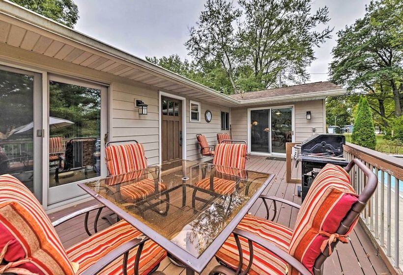 Family Home W/ Deck On Lake Sara: Pets Are Welcome