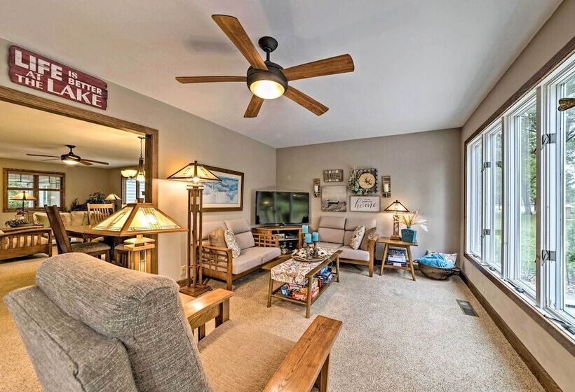 Family Home W/ Deck On Lake Sara: Pets Are Welcome