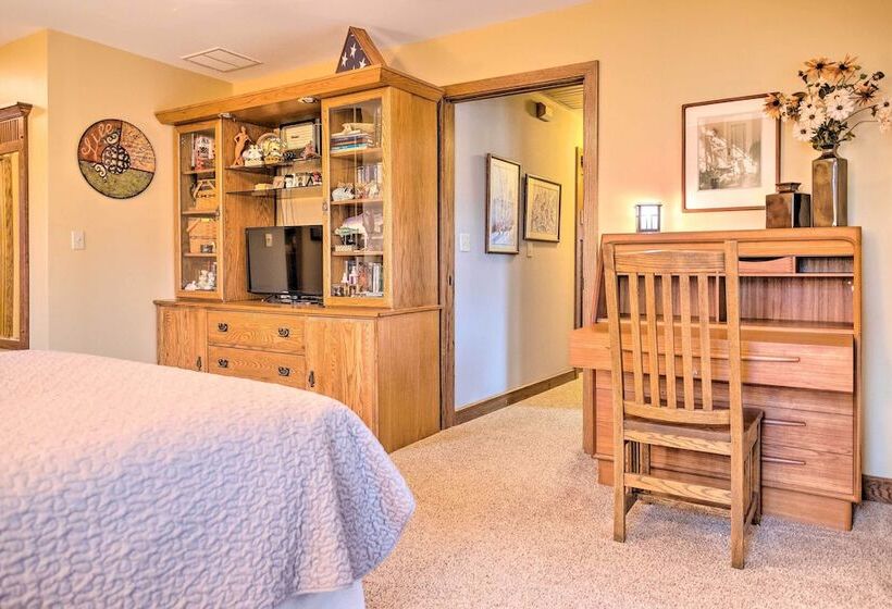 Family Home W/ Deck On Lake Sara: Pets Are Welcome