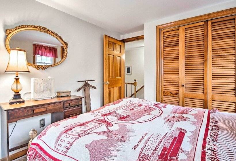 Mashpee Home W/ Beach Gear & Bbq: 2 Mi To Shore