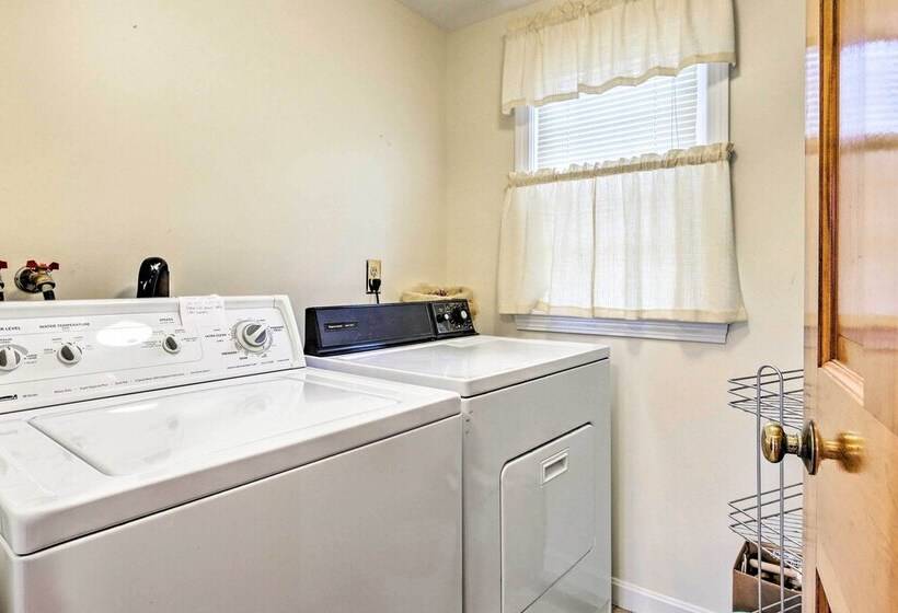 Mashpee Home W/ Beach Gear & Bbq: 2 Mi To Shore