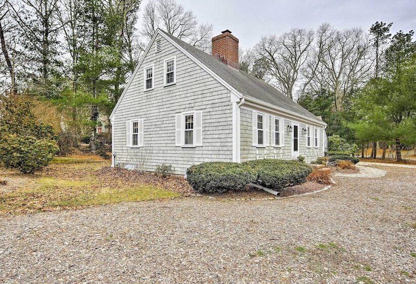 Mashpee Home W/ Beach Gear & Bbq: 2 Mi To Shore