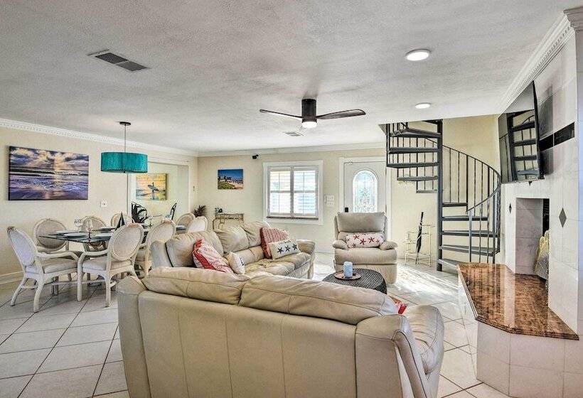 Flagler Beach Oceanfront Haven W/ Hot Tub!