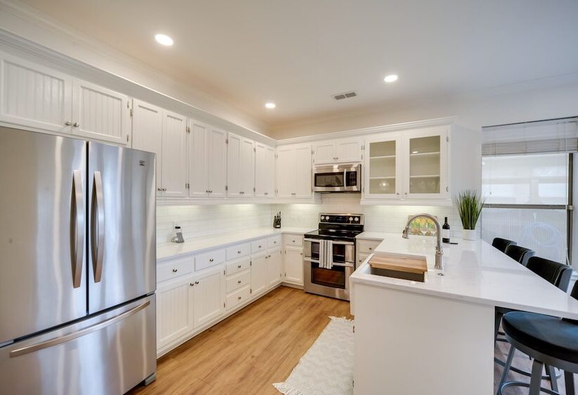 Fredericksburg Home W/ Pool ~ 1 Mi To Main Street!