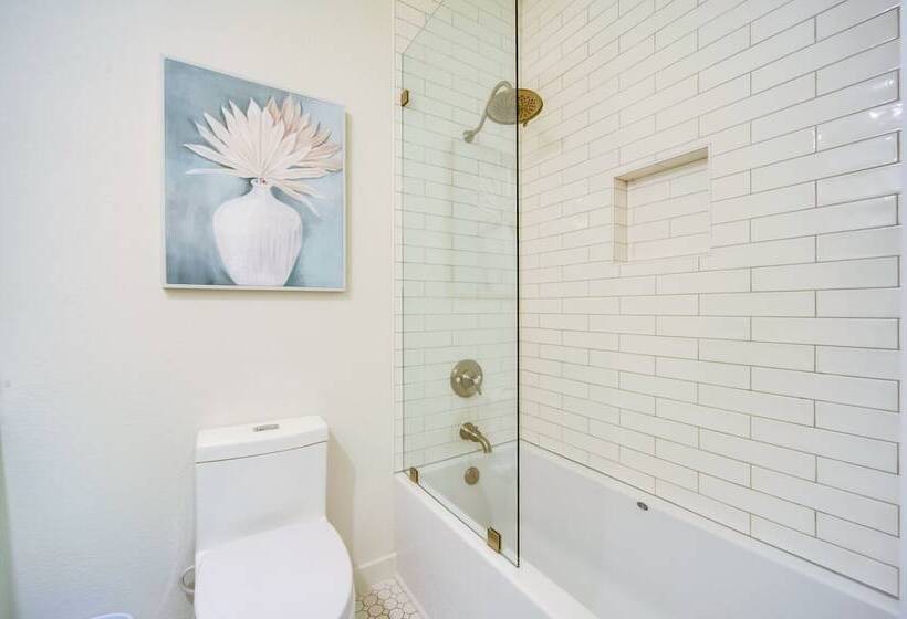 Fredericksburg Home W/ Pool ~ 1 Mi To Main Street!