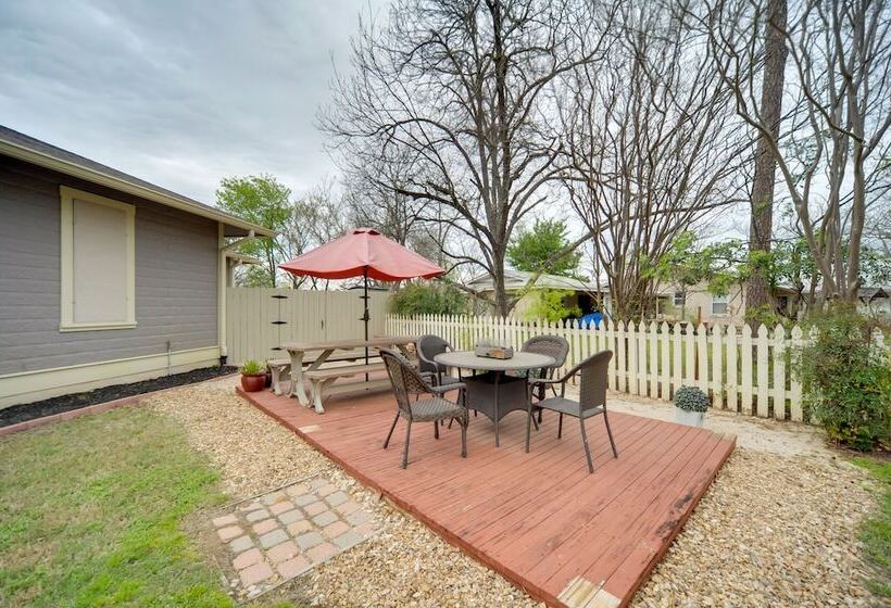 Fredericksburg Home W/ Pool ~ 1 Mi To Main Street!