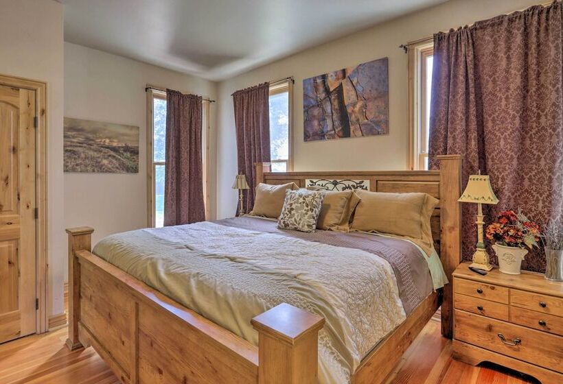 Fruita Victorian Home W/ Hot Tub + Mountains!