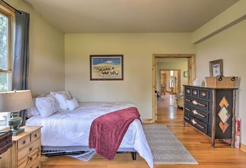 Fruita Victorian Home W/ Hot Tub + Mountains!