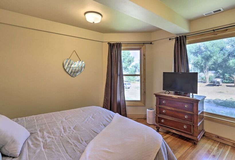 Fruita Victorian Home W/ Hot Tub + Mountains!