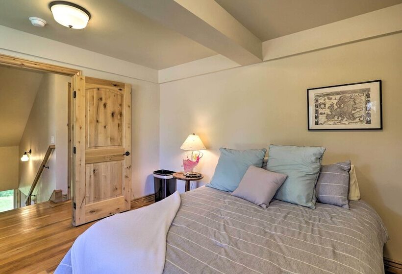 Fruita Victorian Home W/ Hot Tub + Mountains!