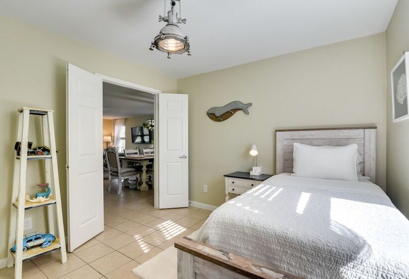 Galloping Seahorse Seabrook Home ~ 4 Mi To Nasa!