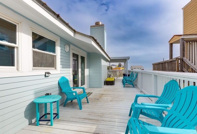 Steps To Beach: Galveston Vacation Rental!