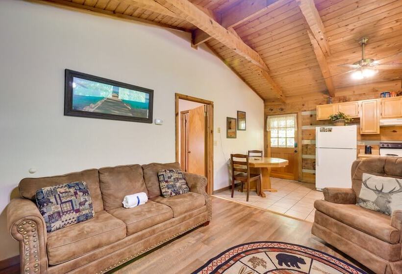 Gatlinburg Cabin W/ Hot Tub ~ 6 Mi To Downtown!